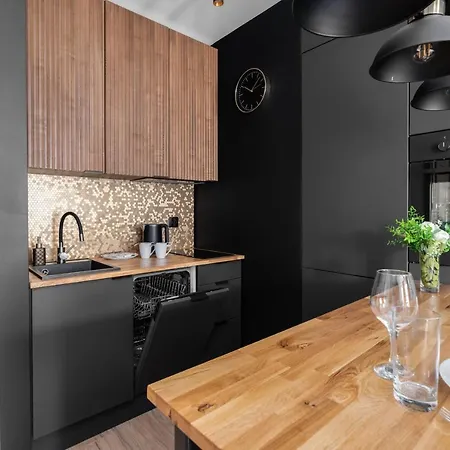 Modern Gorczynska & Parking & Balcony By Renters Prestige * Poznan